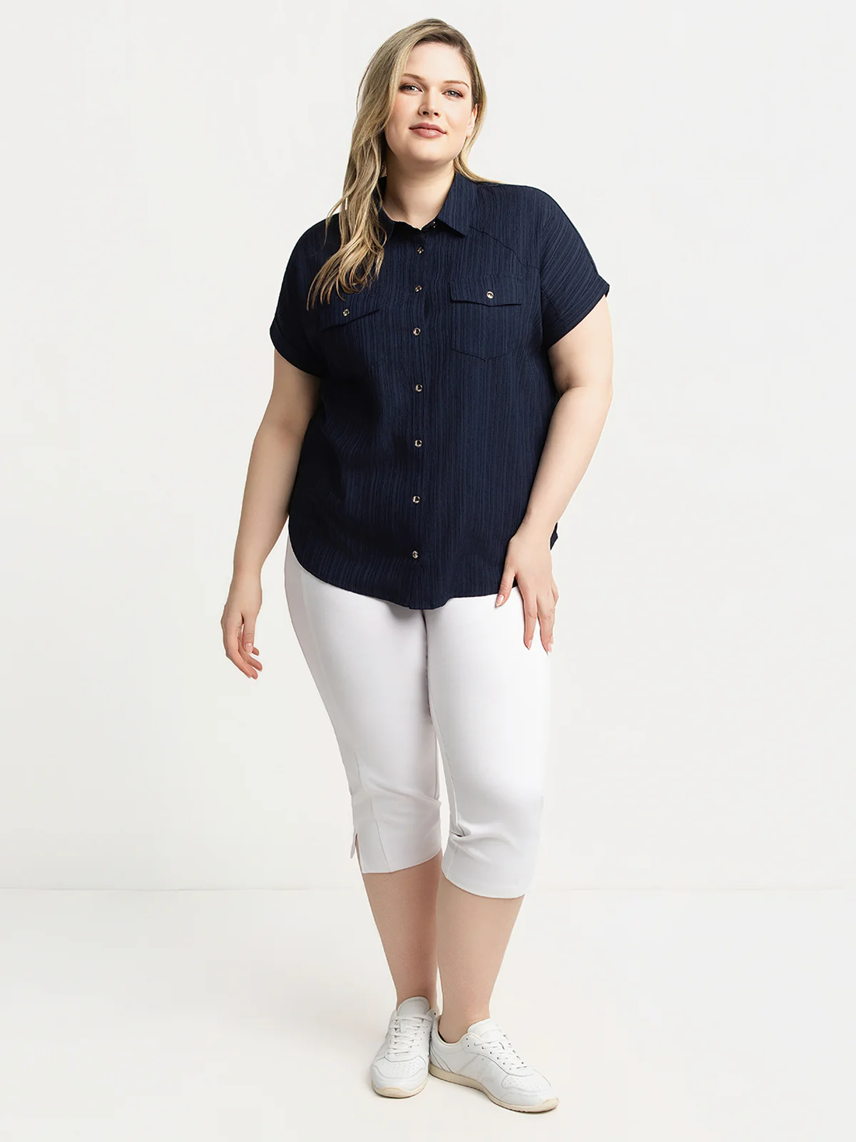 Blouse ample à manches courtes avec boutons - Image 13