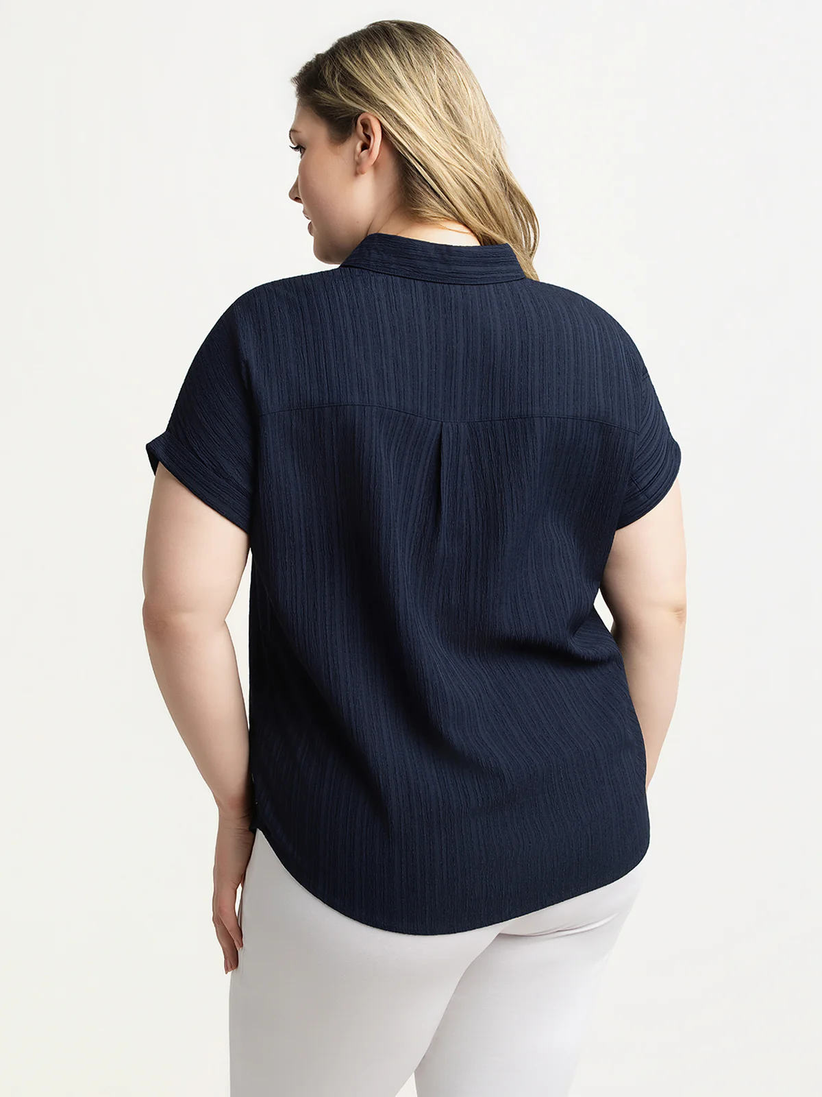 Blouse ample à manches courtes avec boutons - Image 15