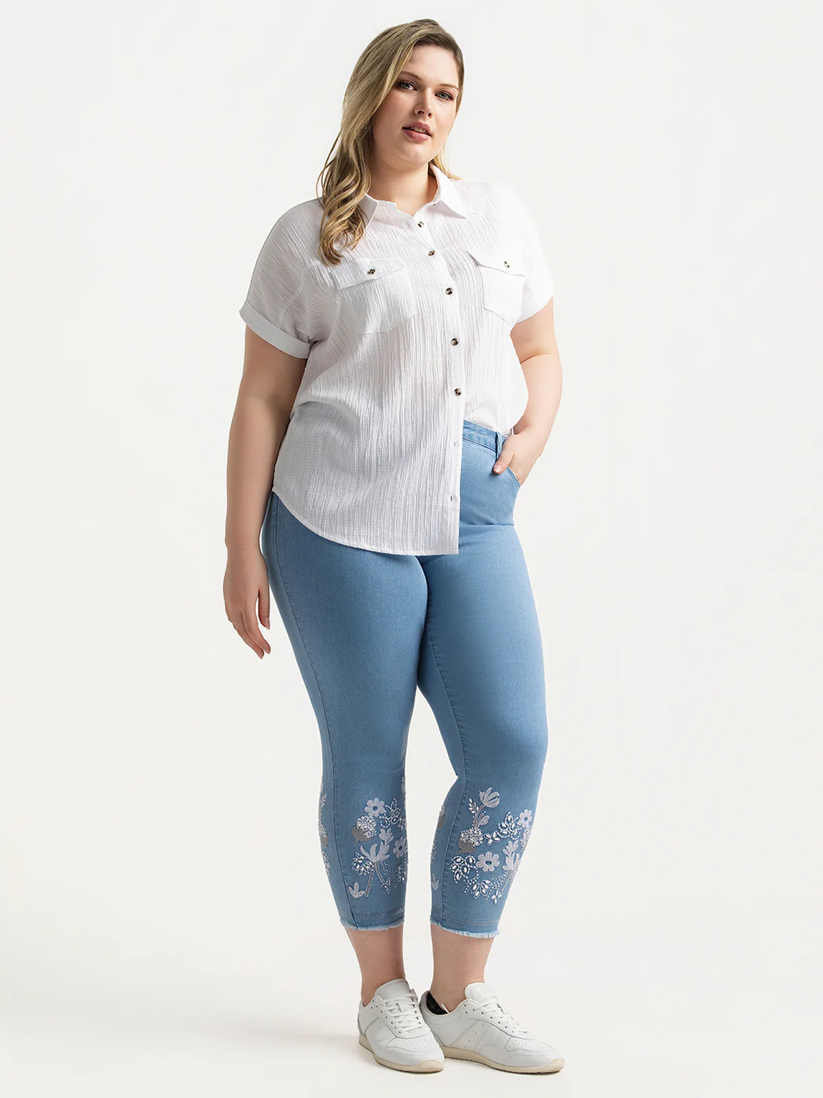 Blouse ample à manches courtes avec boutons - Image 9