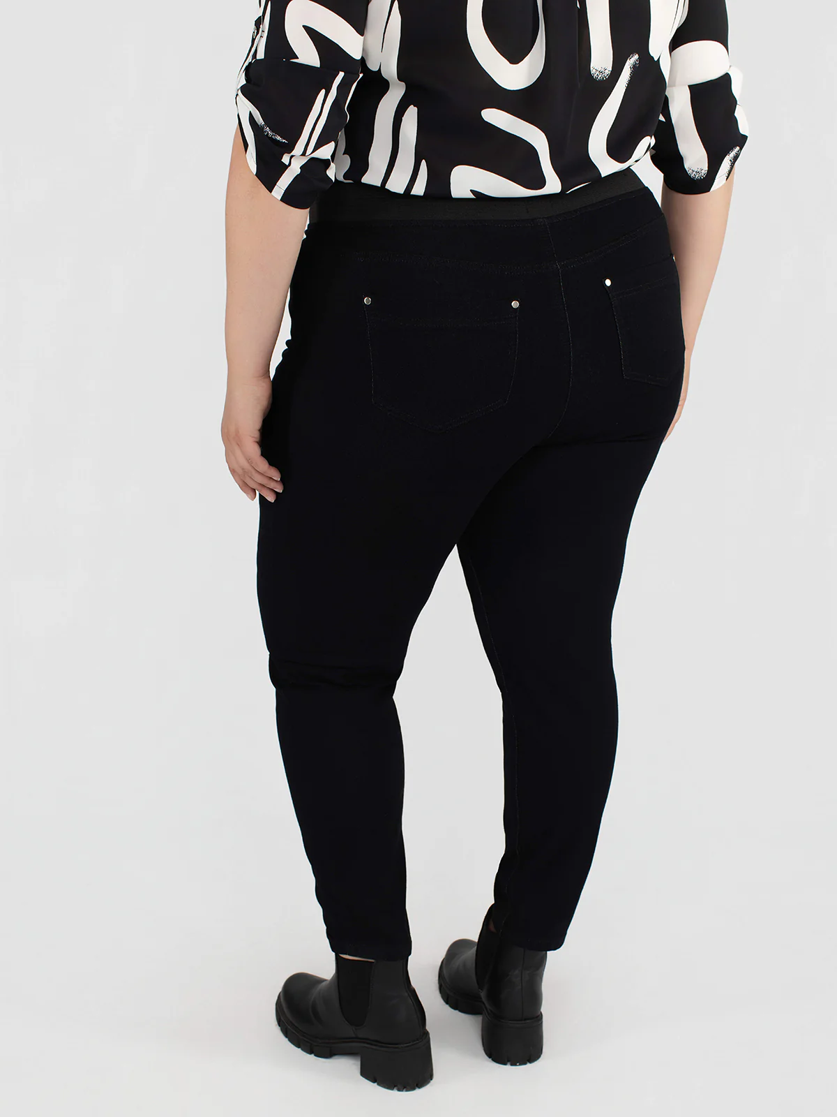 Jean skinny ajusté à enfiler - Image 8