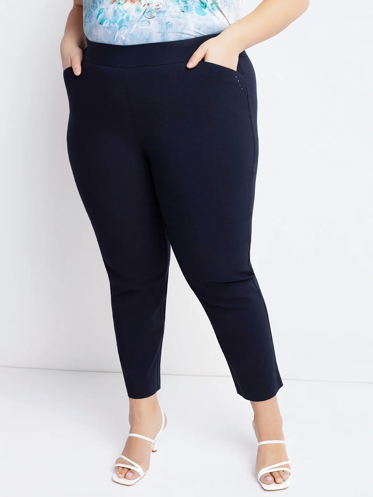 Pantalon droit à enfiler - Image 17