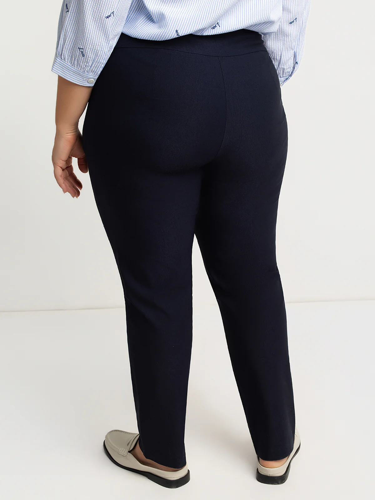 Pantalon droit ajusté à enfiler - Image 6