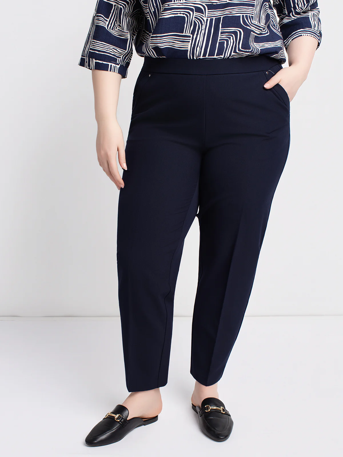 Pantalon habillé droit à enfiler - Petite - Image 10