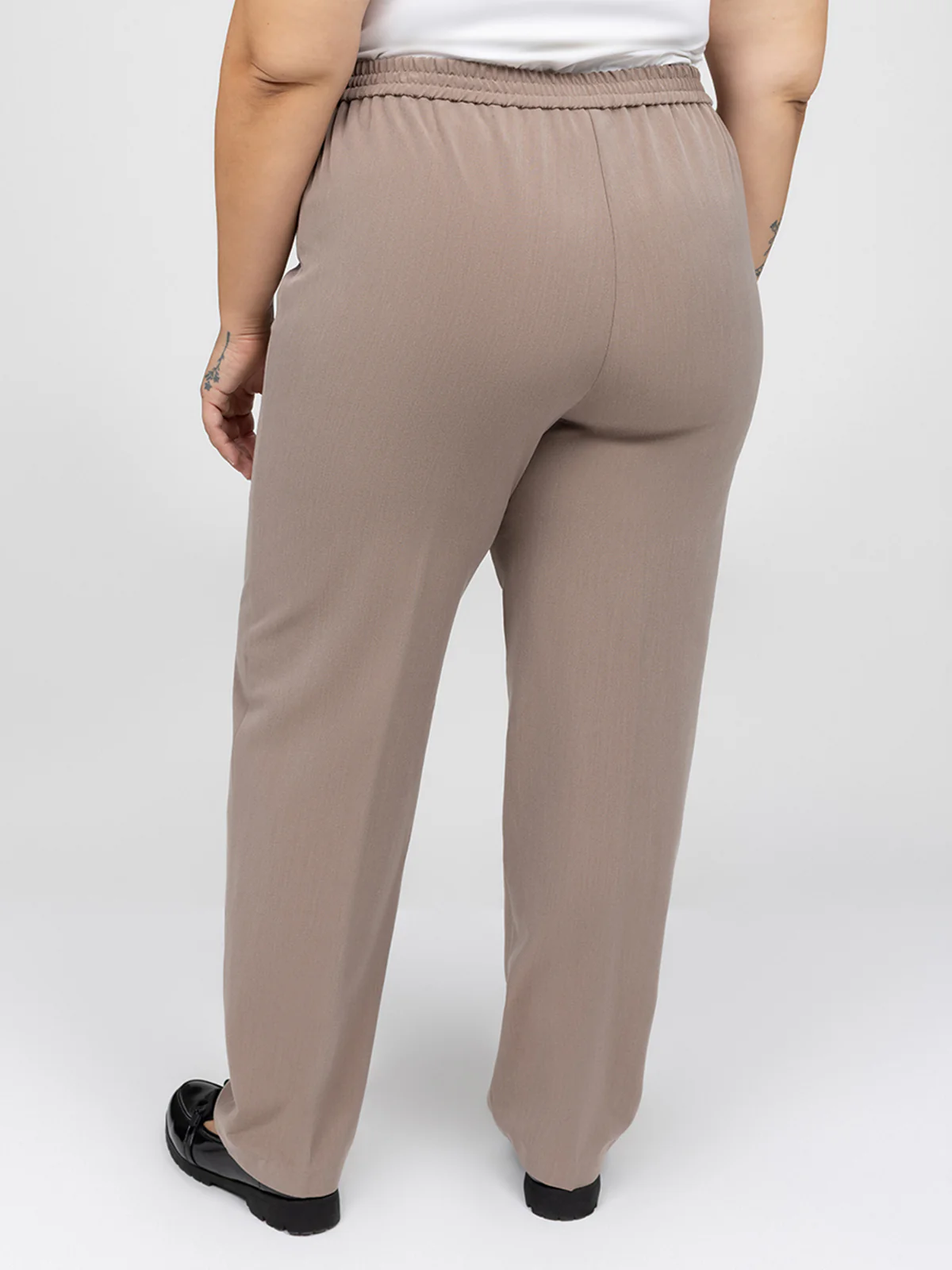 Pantalon habillé droit semi-ajusté à enfiler - Image 11