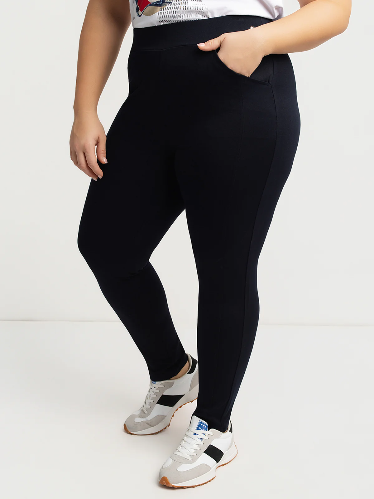 Pantalon semi-ajusté à enfiler - Image 6