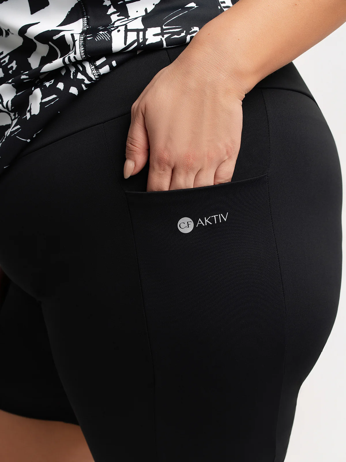 Short de yoga - Image 3