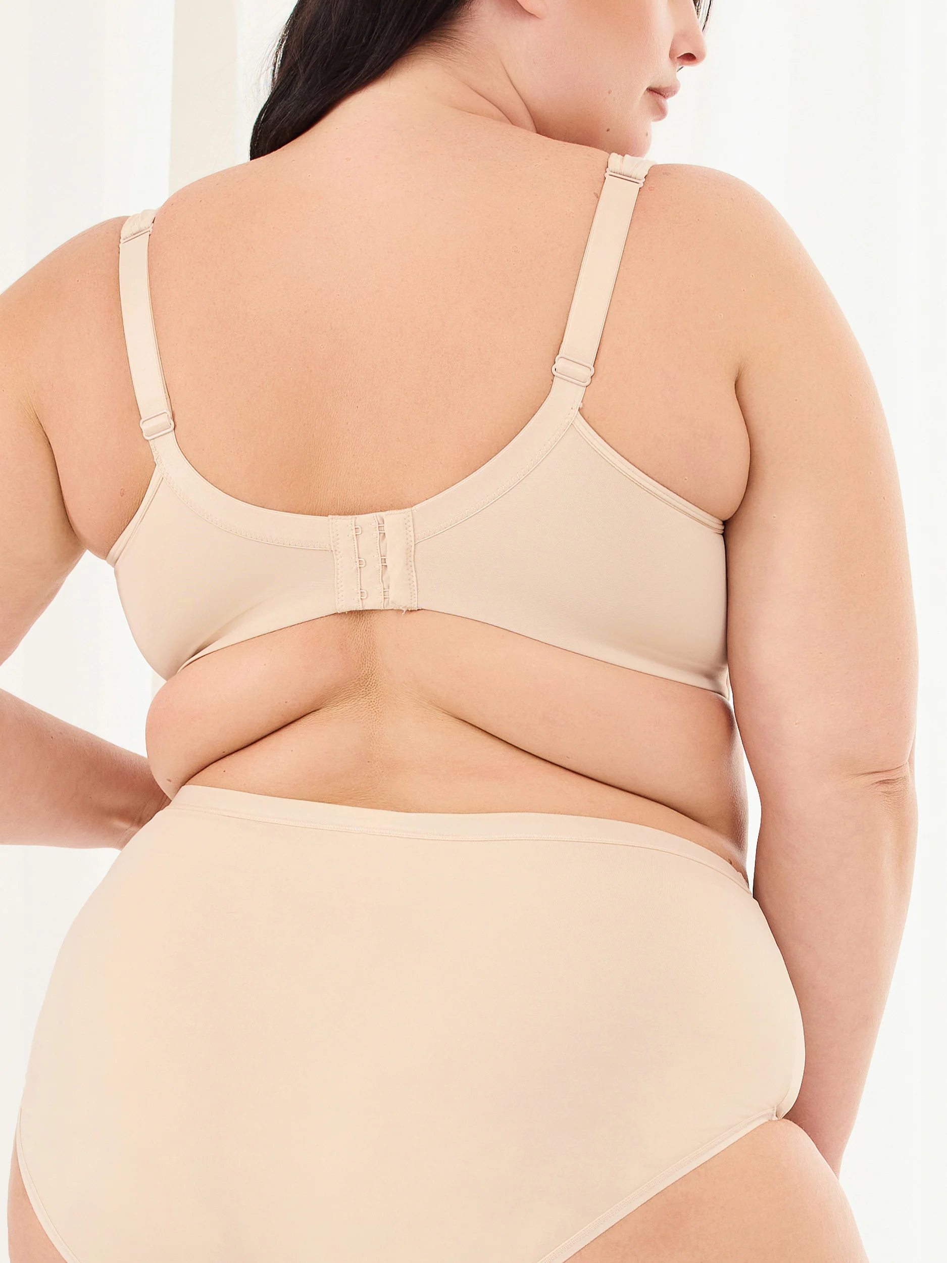 Soutien-gorge à bonnets moulés avec armatures - Désir - Image 9